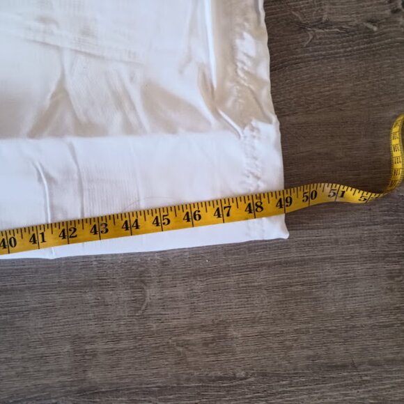 Trump Hotel White Robe OS New, Unisex - Picture 9 of 9